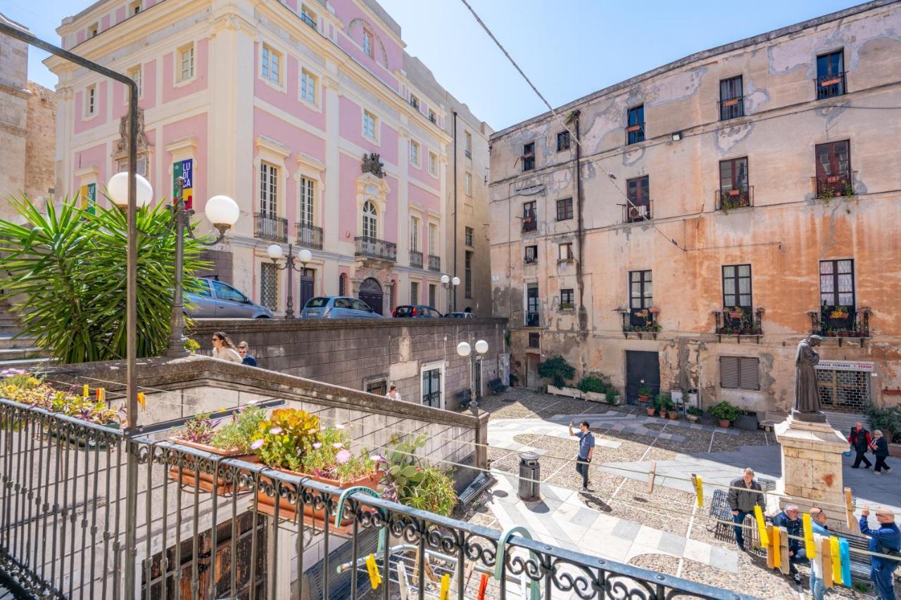 Una Splendida Vista Sulla Cattedrale - Wifi - Ac 칼리아리 외부 사진